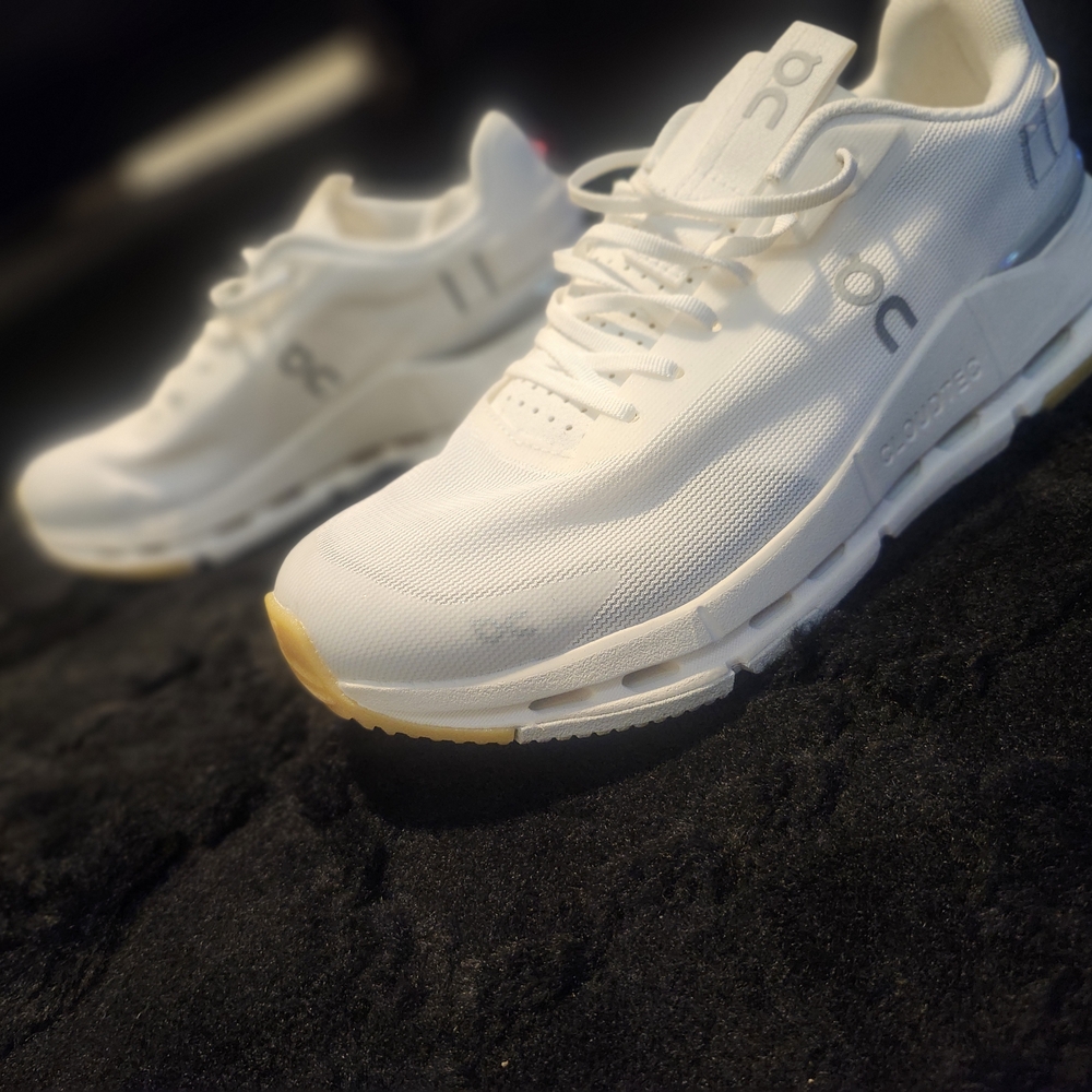 ONCLOUD Running White Athletic Sneakers - Picture 2 of 4